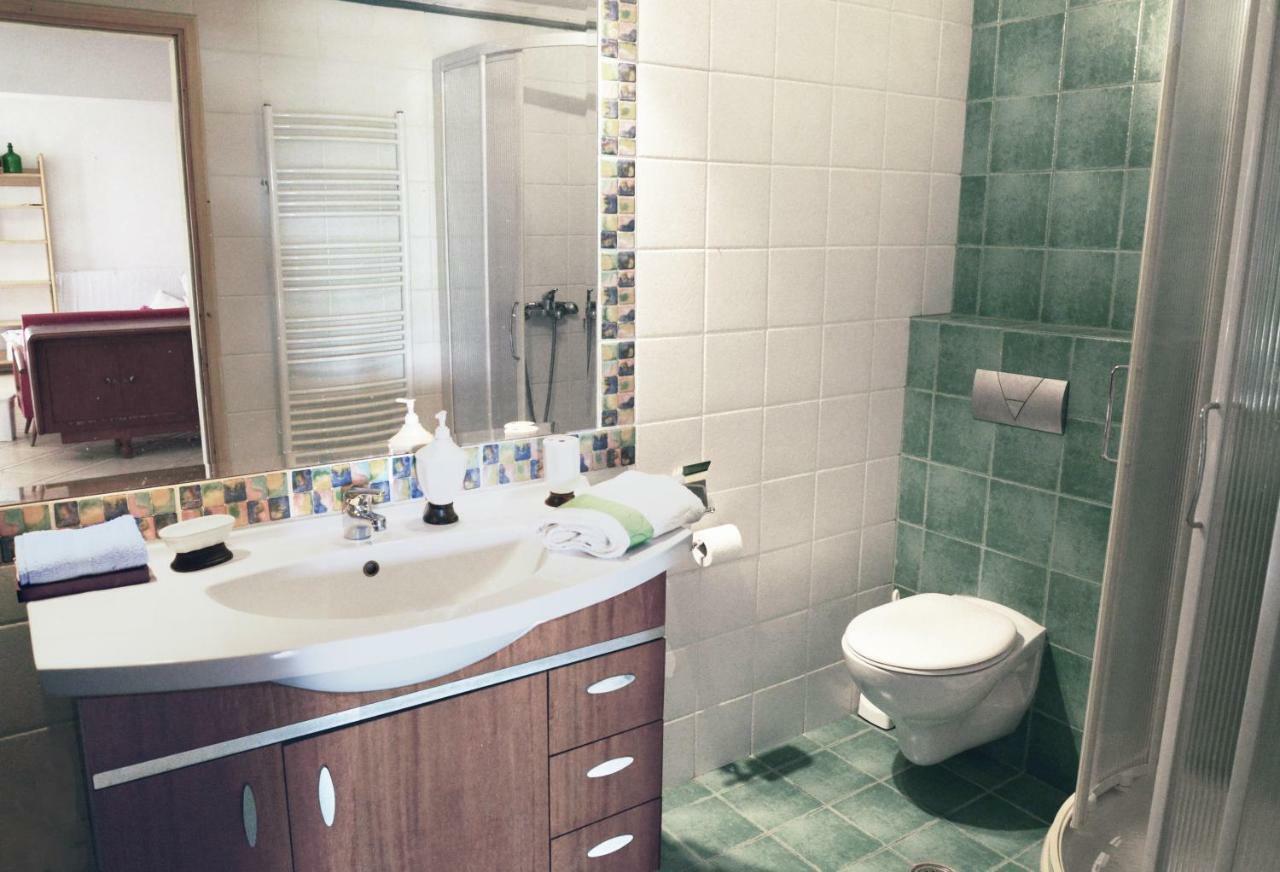 Agios Dimitrios  Blueline Guesthouse מראה חיצוני תמונה