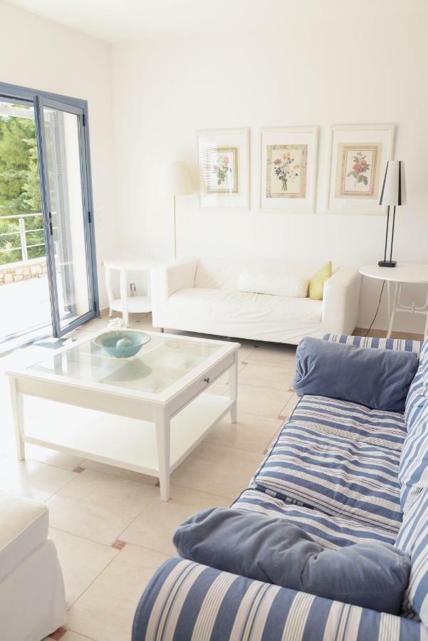 Agios Dimitrios  Blueline Guesthouse מראה חיצוני תמונה