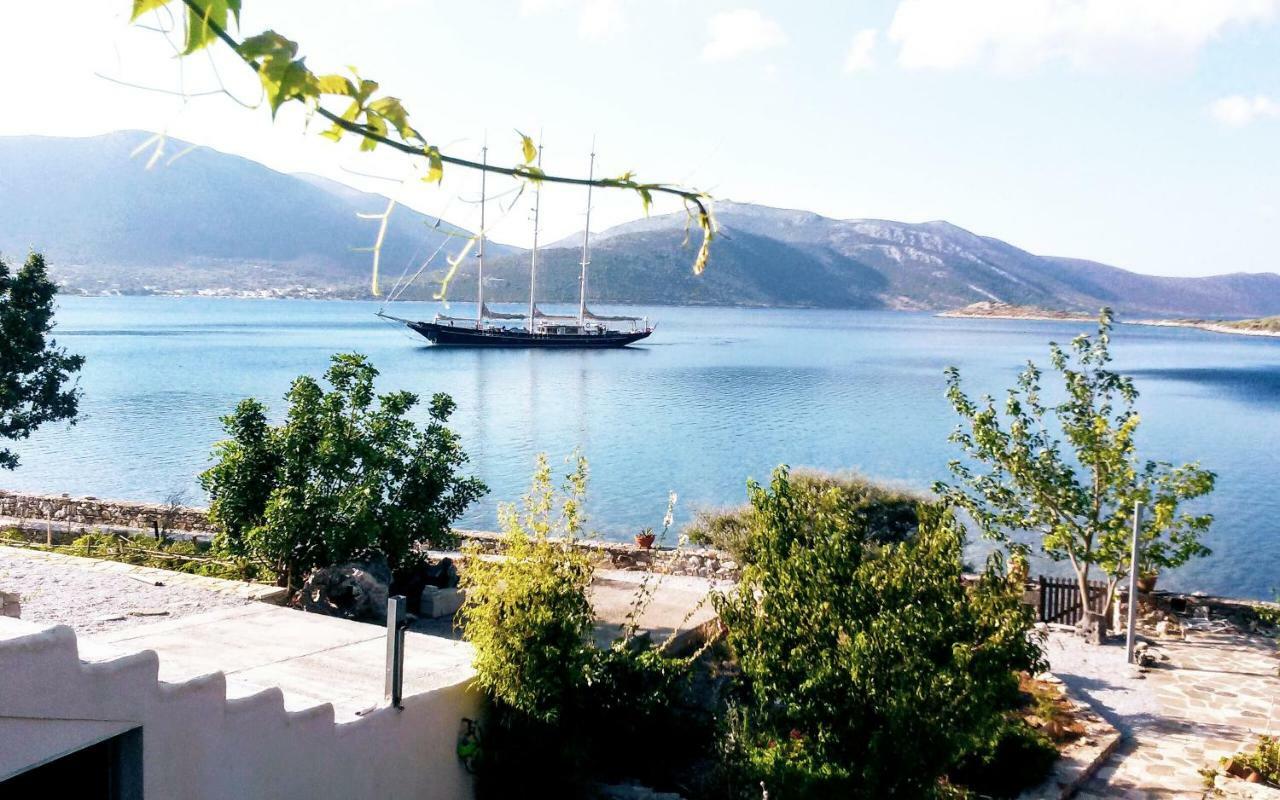 Agios Dimitrios  Blueline Guesthouse מראה חיצוני תמונה