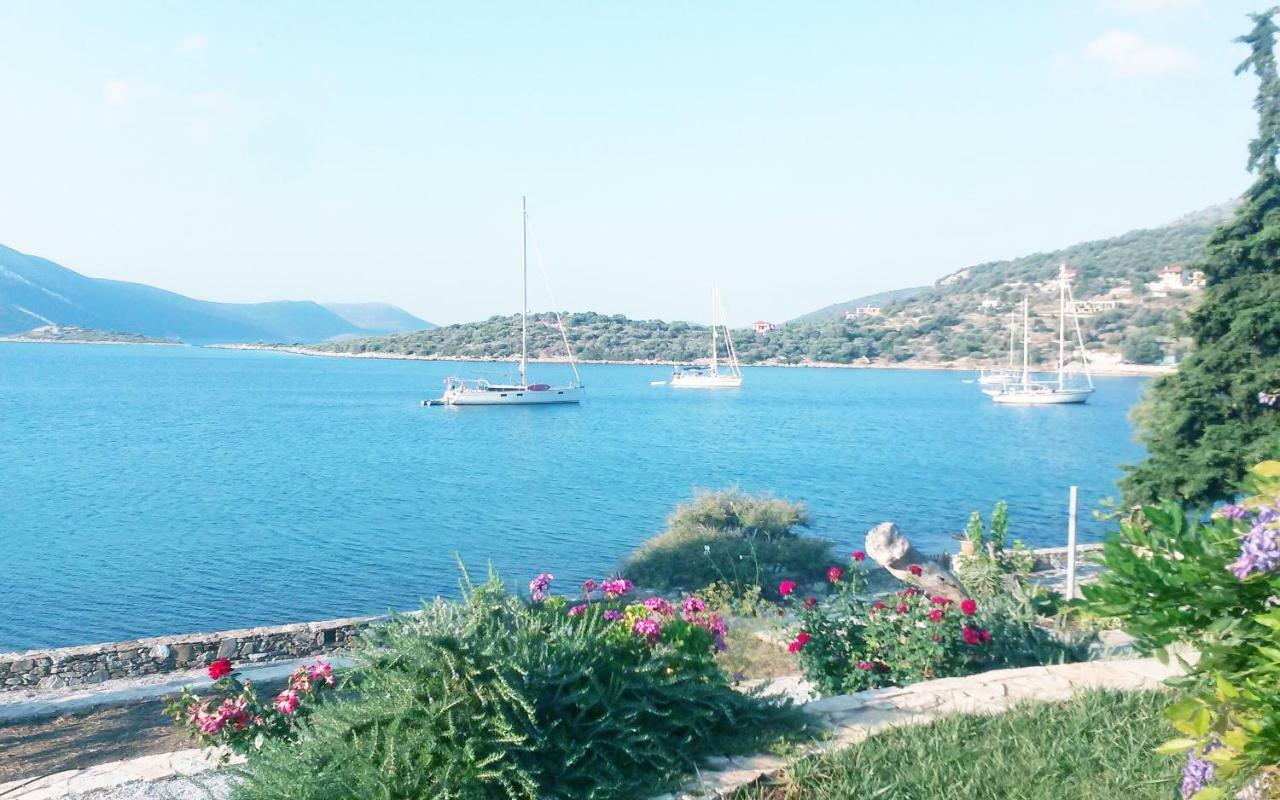 Agios Dimitrios  Blueline Guesthouse מראה חיצוני תמונה